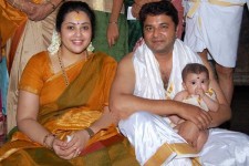 Actress meena with husband vidyasagar and daughter nainika