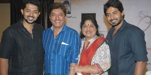 Devaraj family picture: devaraj with wife chandralekha and sons prajwal devaraj and pranaam devaraj