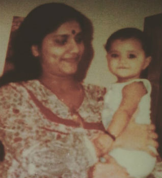 Mamta Mohandas childhood photo with Mom