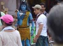 P.k. shooting in delhi aamir khan and shiva dressed anil mange.