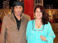 Ranjeet with wife nazi at wedding reception.
