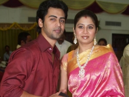 Sangeetha with husband singer krish