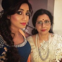 Shreya ghoshal with mother sarmistha ghoshal