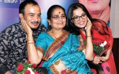 Sunil rao with mother sumithra and sister sowmya