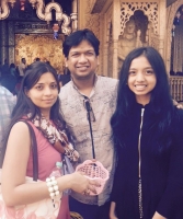 Vijay prakash family: with wife Mahathi, daughter Kavya