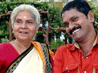 Vinod raj with mother leelavathi