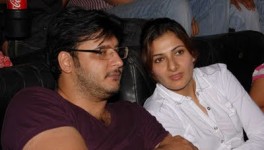 Abbas with wife erum ali