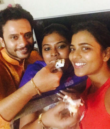 Aishwarya Rajesh family: With brother & Mother