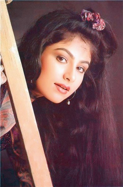 Ayesha Jhulka Photos, Pictures, Wallpapers,