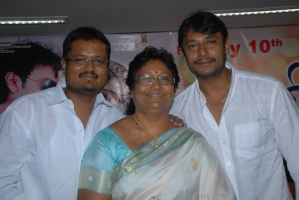 Dinakar thoogudeep with brother darshan thoogudeep and mother