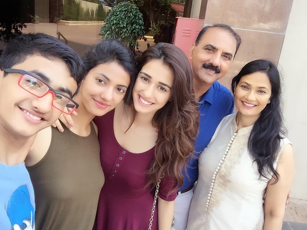 Disha patani Family: Father Jagdish Patani, mother, Sister Khushboo Patani, brother Suri Patani