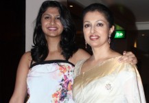 Gautami tadimalla with daughter subbulakshmi