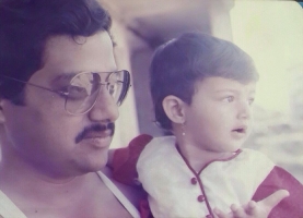 Hamsa nandini childhood photo with her father