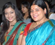 Jayamala with her daughter soundarya jaimala