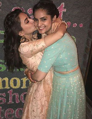 kriti kharbanda with sister ishita