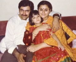 Kriti sanon childhood pic: with mother geeta sanon & father rahul sanon