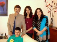 Ramesh aravind family: ramesh, wife archana, daughter niharika and so arjun