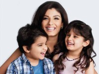 Raveena tandon family: daughter rasha and her son