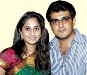 Shalini kumar with her husband ajith