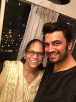 Sharad kelkar with his mother