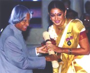 Shobana with apj abdul kalam receiving padmashree award
