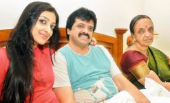 Singer sharanya srinivas with her father 