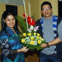 Sunidhi chauhan with father dushyant chauhan