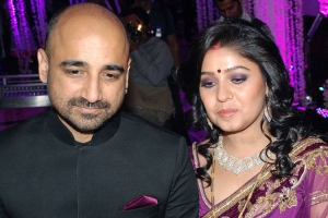 Sunidhi chauhan with husband hitesh sonik