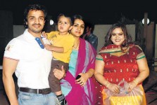 Vijay raghavendra with wife Spandana and son Shourya